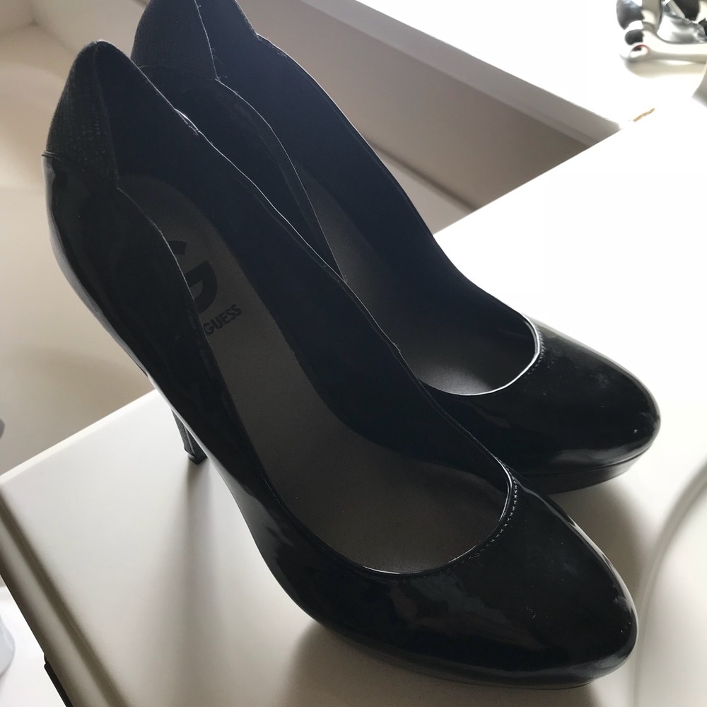 Shoes - Picture 4 of 6